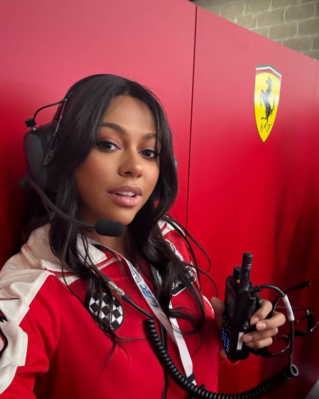 FOTO Bivša misica želi preuzeti Formulu 1: 'Cilj mi nije pobjeda'