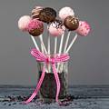 Napravite cake pops - desert koji će obožavati i veliki i mali