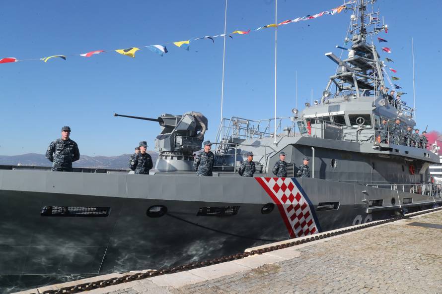 Split: Svečana primopredaja i imenovanje novog obalnog ophodnog broda OOB-32 "Umag"