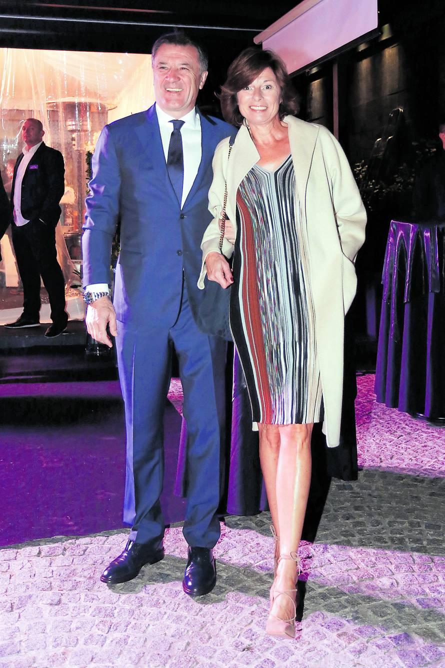 Vjenčanje od milijun kuna i namještaj od gušterove kože