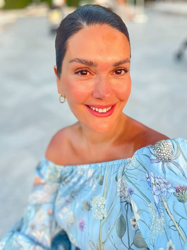 FOTO Sjećate li se 'Šeherezade'? Objavila je fotografije u badiću, pogledajte kako danas izgleda