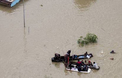 U Venezueli je u poplavama i odronima poginuo 21 čovjek