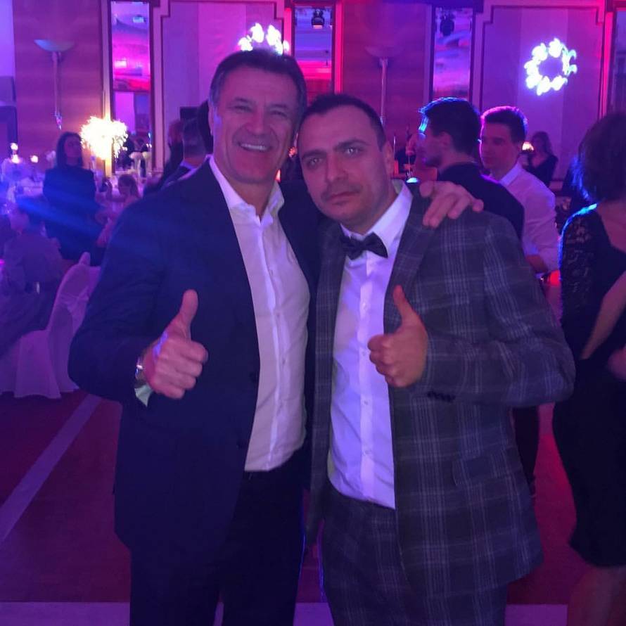 Poput dive: Monika zablistala na svadbi Nikkyja Vuksana