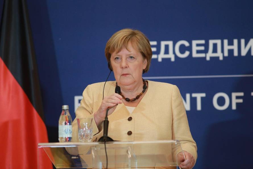 Press conference after the meeting of German Chancellor Angela Merkel and the President of the Republic of Serbia Aleksandra Vucic.

Konferencija za medije posle sastanka nemacke kancelarke Angela Merkel  i predsednika Republike Srbije Aleksandra Vucic.