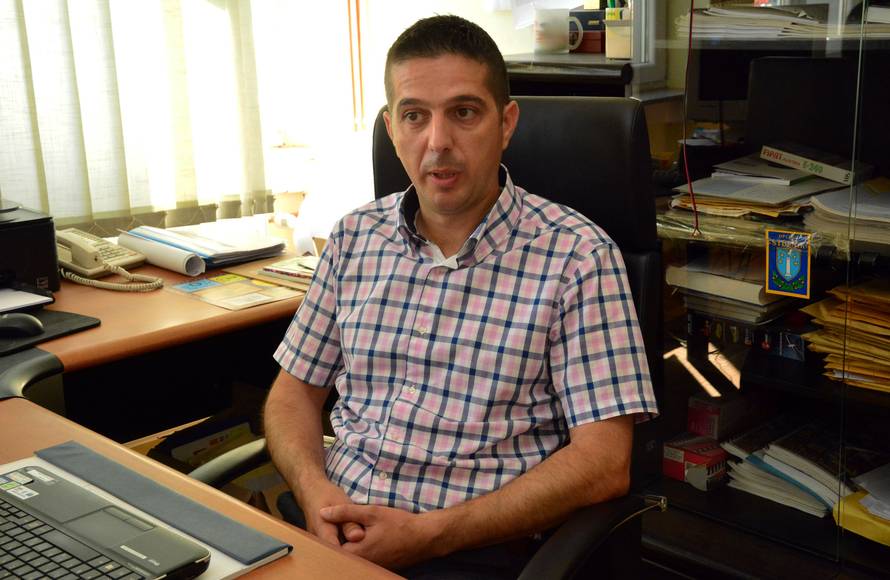 Bravo, načelniče: Neću plaću, sve dajem školarcima za knjige