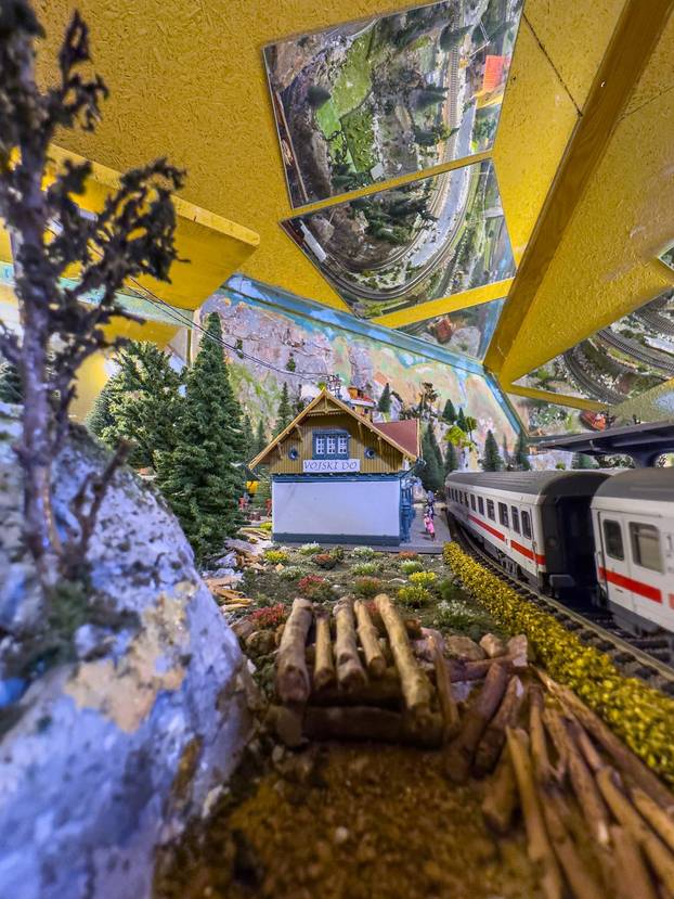 Oživio željeznicu koja je povezivala Konavle s Bečom: Pero je bajkovitu maketu gradio 12 godina