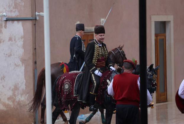 Sinj: Zbog jakog pljuska odgođena 310. Sinjska alka