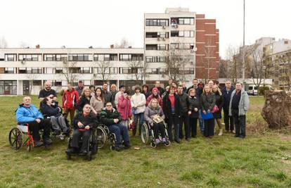 Stanari Sloboštine u prosvjedu zbog gradnje dućana na livadi