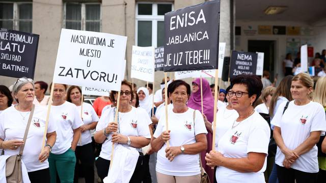 Jablanica: Prosvjed u znak podrške pretučenoj radnici Enisi Klepo