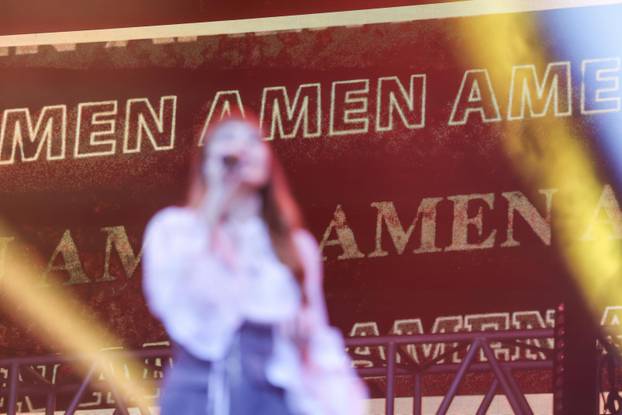 Zagreb: U Areni Zagreb održan koncert "Progledaj srcem"