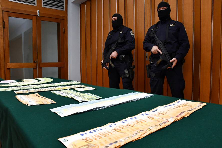 Požeška policija oduzela preko dvije tona duhana i 43.000 €!  A to im nije ni najveća zapljena