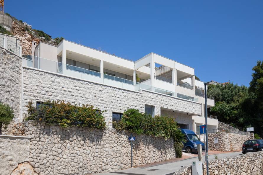 24SATA Dubrovnik: Vila Edina Džeke