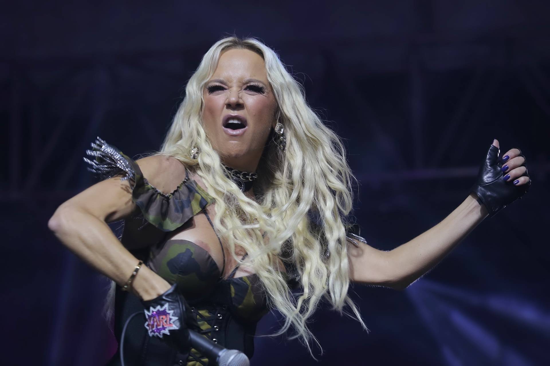 Zagreb: Maja Šuput bujnim dekolteom zapalila Rujanfest