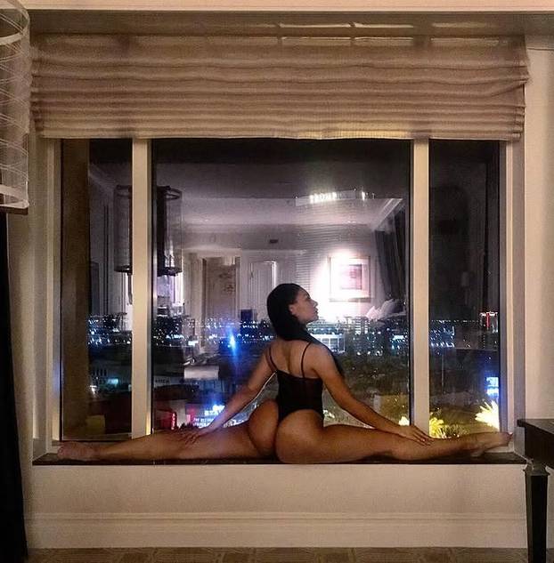 FOTO Evo zašto svi vole gledati dok Jessica vježba: 'Poze kakve ja radim  još niste vidjeli...'