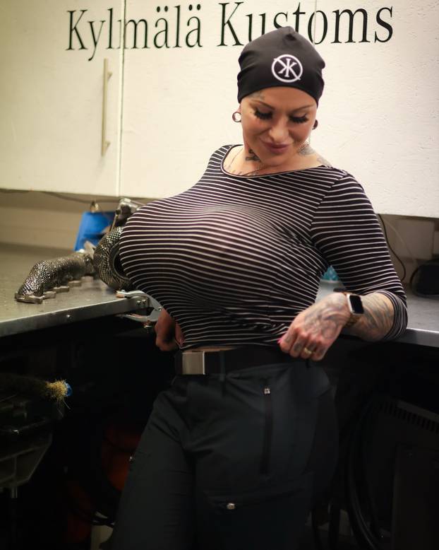 FOTO Sonja (36) ima najveće grudi u Finskoj: 'Na novom poslu radim s velikim cijevima'