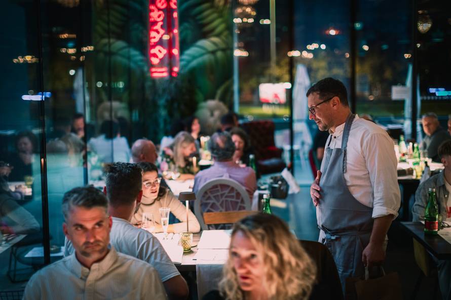 Dođite na posljednju večeru u Bar&Tonu restoran i uživajte u vrhunskim okusima