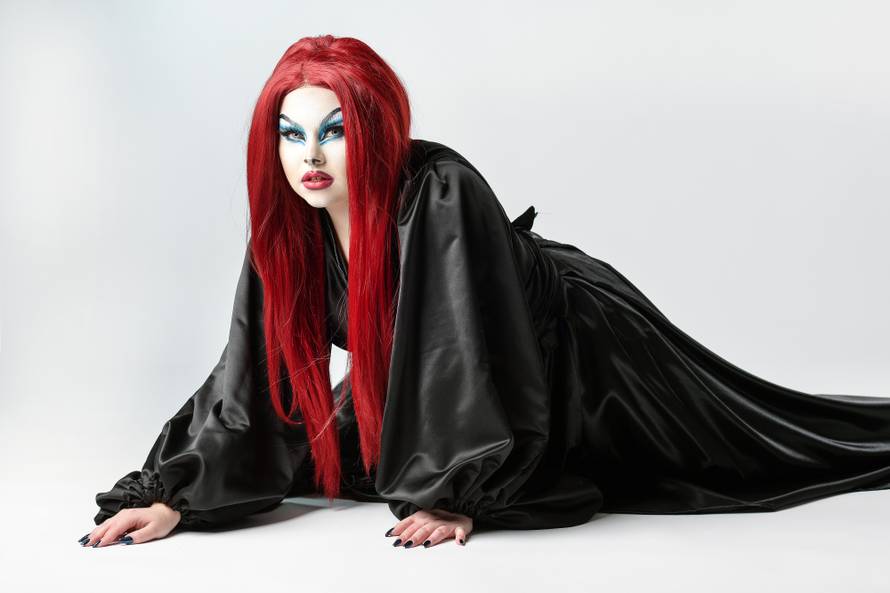 'Jedini sam ženski drag queen u zemlji, otac me vozi na gaže'