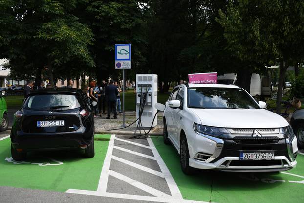 U Bjelovaru otvorena prva e-punionica za električne automobile