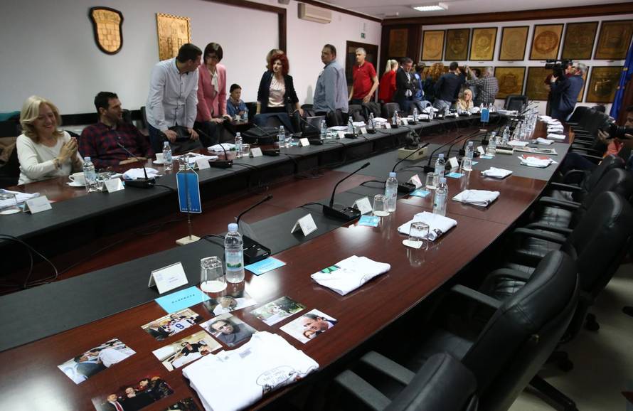 Umjesto 12, drugi put donesite jedan panj za vlasnika kluba...