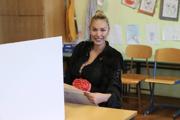 Split: Ava Karabatić glasovala na parlamentarnim izborima
