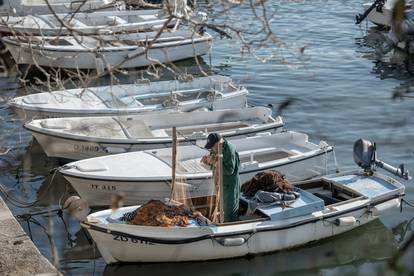 Zadar: Sunčan i ugodan dan uz more neki iskoristili i za kupanje