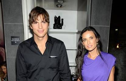 Ashton Kutcher: Bedasto sam zaprosio Demi Moore