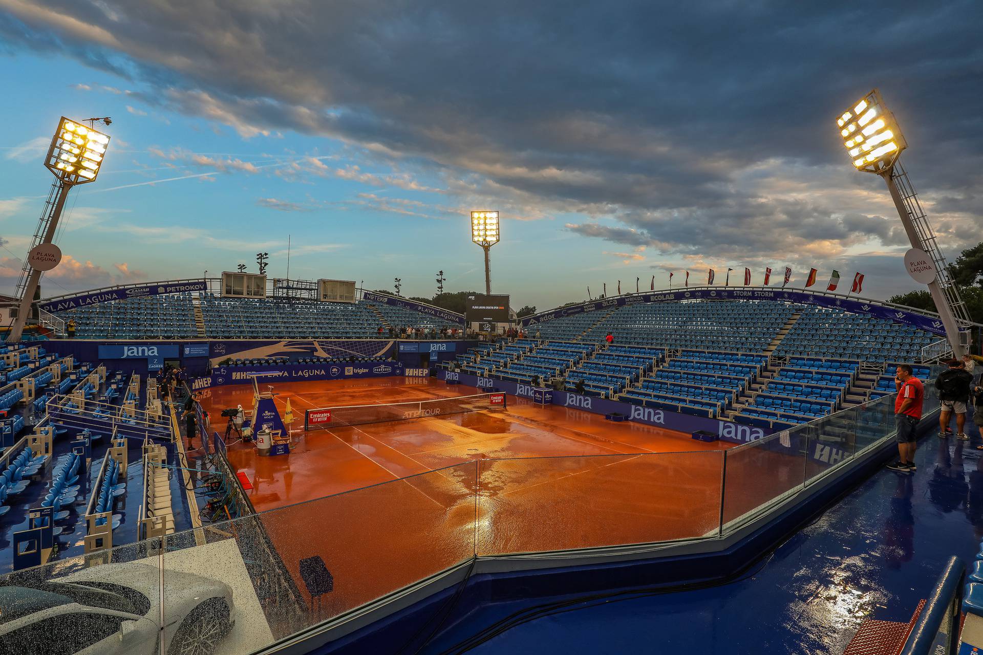 ATP turnir u Umagu, nevrijeme prekinulo meč između Alexsandera Shevchenka i Marca Cecchinatija