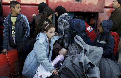 Počela evakuacija u Idomeniju, iz Turske stiže manje izbjeglica