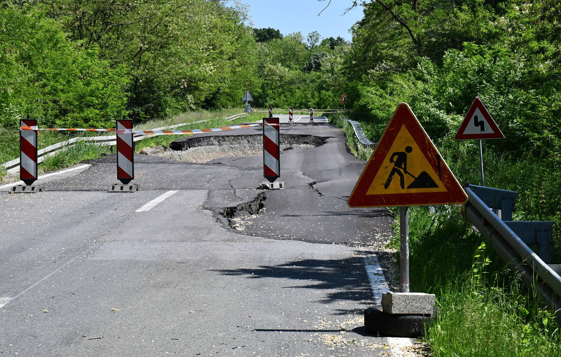 Rešetari: Ogromno klizište na dionici ceste koja povezuje Požešku kotlinu s autocestom