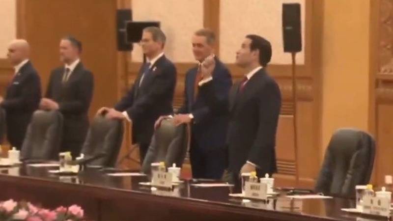 'Gle kak je lijepo' Rubija oduševio strop u Pekingu
