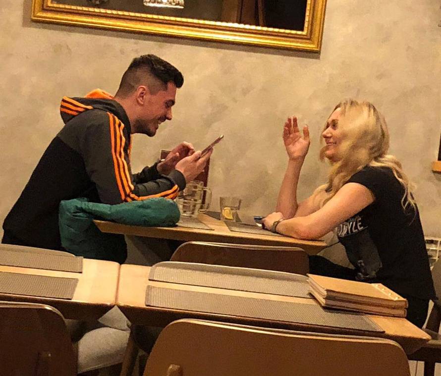 BB Luka Rok s plavušom na večeri: Već je zaboravio Anezi?