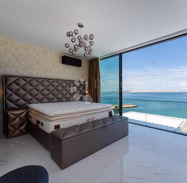 FOTO Pogledajte James Bond vilu u Ražancu! Prodaje se, a oglas je teško prepričati...