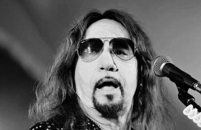 Preminuo je Ace Frehley, jedan od osnivača benda KISS