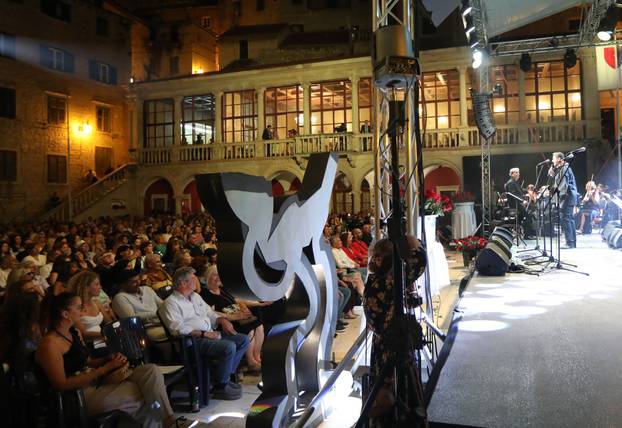 Šibenik: Prva večer 26. festivala Dalmatinske šansone 