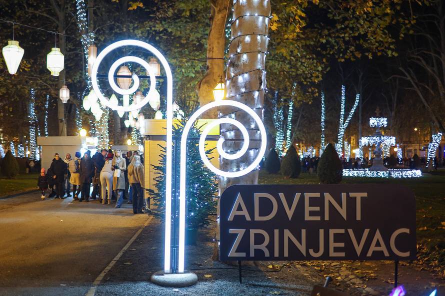 Paljenje boži?nih lampica na Zrinjevcu