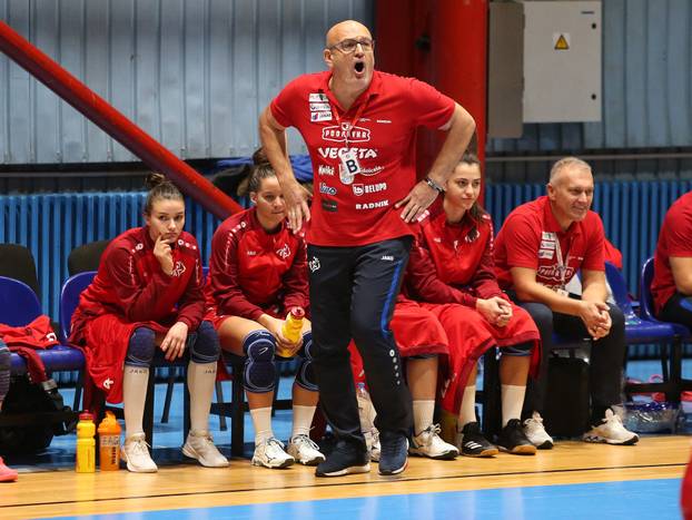 Zagreb: Utakmica 1. HRL za žene između RK Lokomotiva i RK Podravka