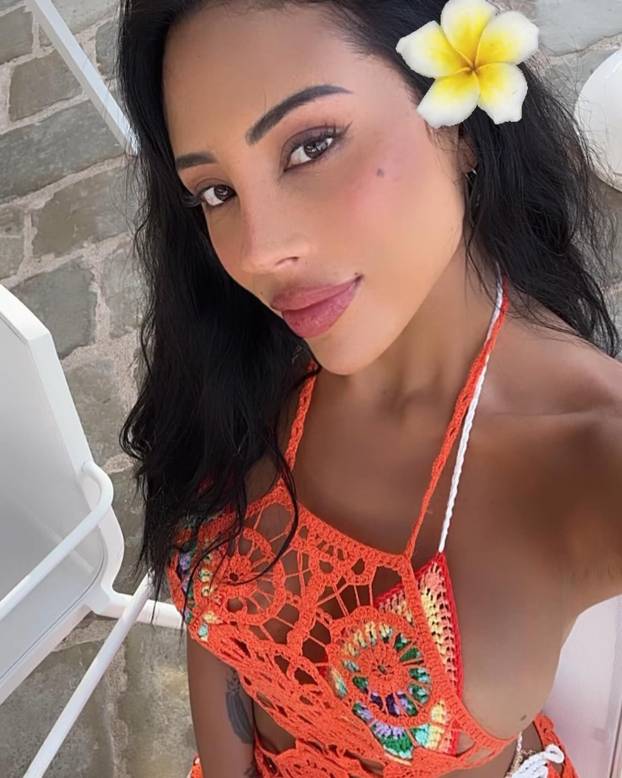 FOTO Seksi kuharica koja je zaludjela milijune: Nataly kuha u izazovnim izdanjima