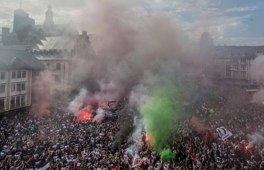 Eintracht Frankfurt win German DFB Cup