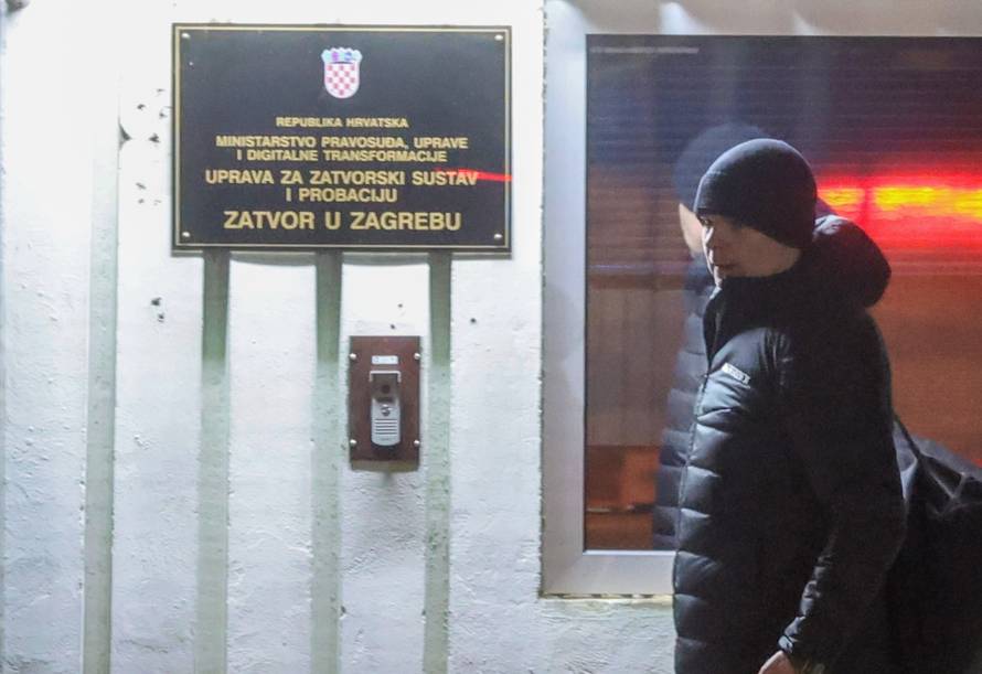 Zagreb: Nikola Petrač došao je u remetinečki zatvor radi izdržavanja kazne zbog afere "Mikroskopi"