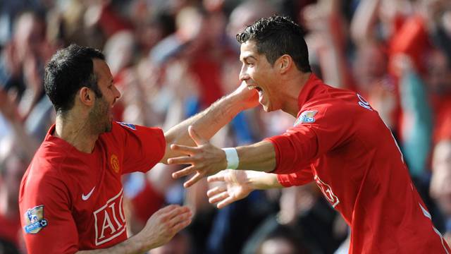 Soccer - Barclays Premier League - Manchester United v Aston Villa - Old Trafford