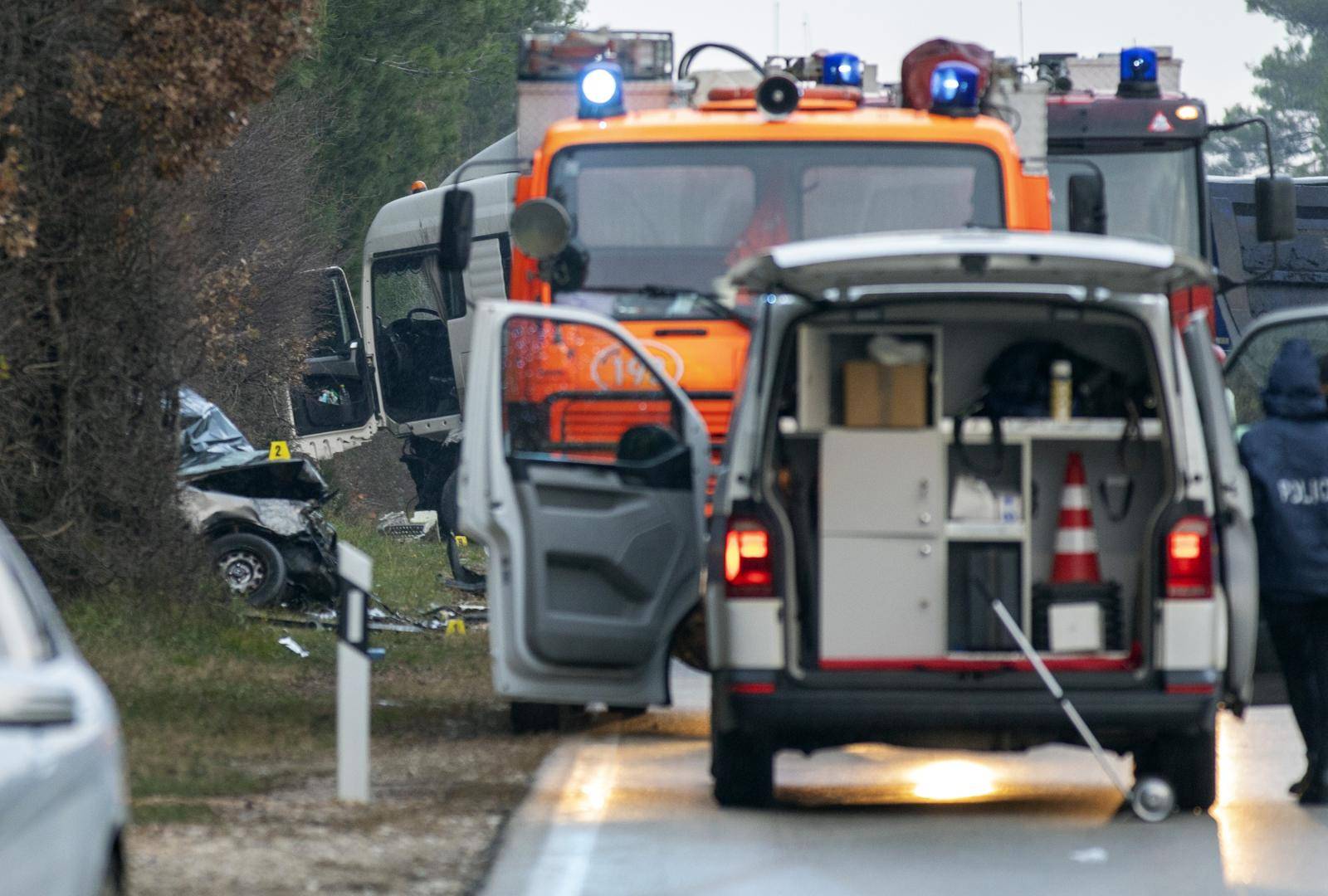 U sudaru kamiona i automobila nedaleko Pule jedna je osoba poginula