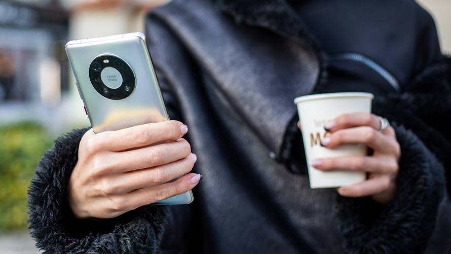 Kako opremiti kućni ured za produktivnost i profesionalnost