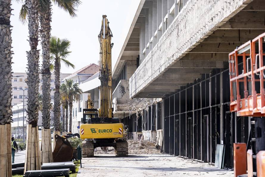 Split: Započelo je rušenje hotela Marjan