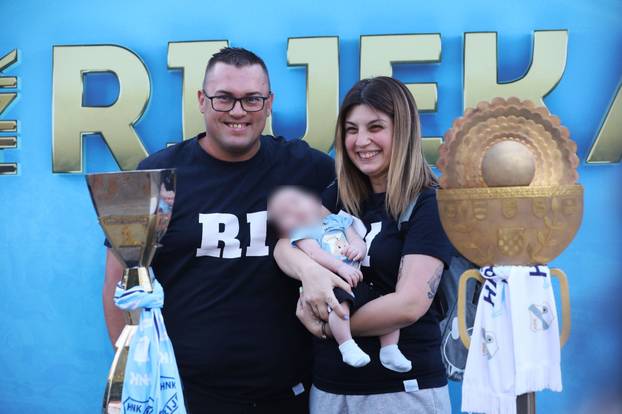 FOTO Euforija u Rijeci ne staje! Pogledajte kako je izgledalo predstavljanje novih dresova