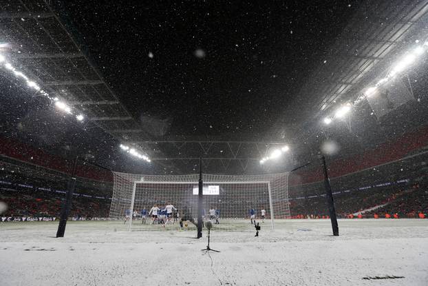 FA Cup Fifth Round Replay - Tottenham Hotspur vs Rochdale