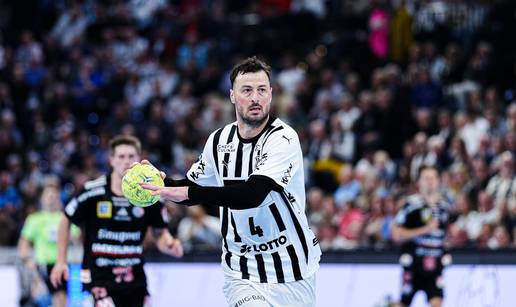 VIDEO Dule ratnik! U minuti mu na '&zcaron;ivo' namjestili prst, on se vratio u igru pa odu&scaron;evio