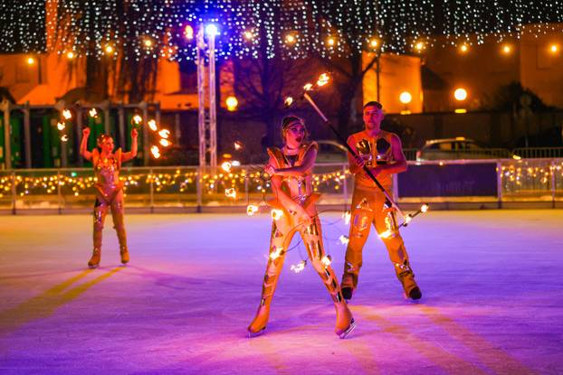 FOTO Otvoren je Ice Wonderland u Varaždinu: Najveće i najljepše klizalište u Hrvatskoj