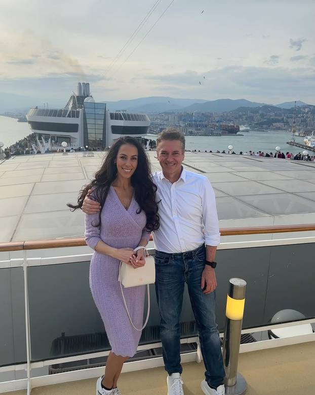 GOLE PRVE DAME Znate li što je zajedničko Trumpu i Golobu?