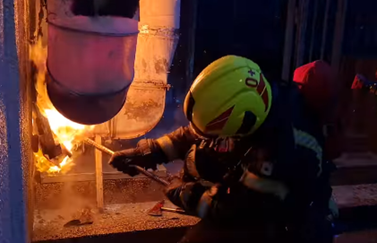VIDEO Buknuo požar u zgradi kina Tuškanac, vatrogasci su objavili akciju gašenja požara