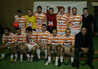 ARHIVA  - Split: Albatros 24 sata pobjednici turnira  "Četiri kafića" 2005.